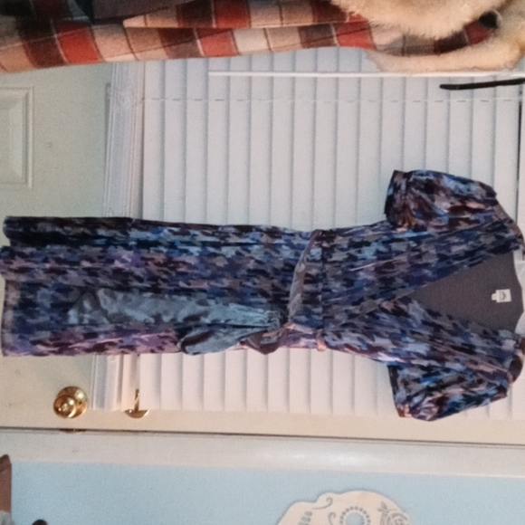 Dress - Picture 1 of 4